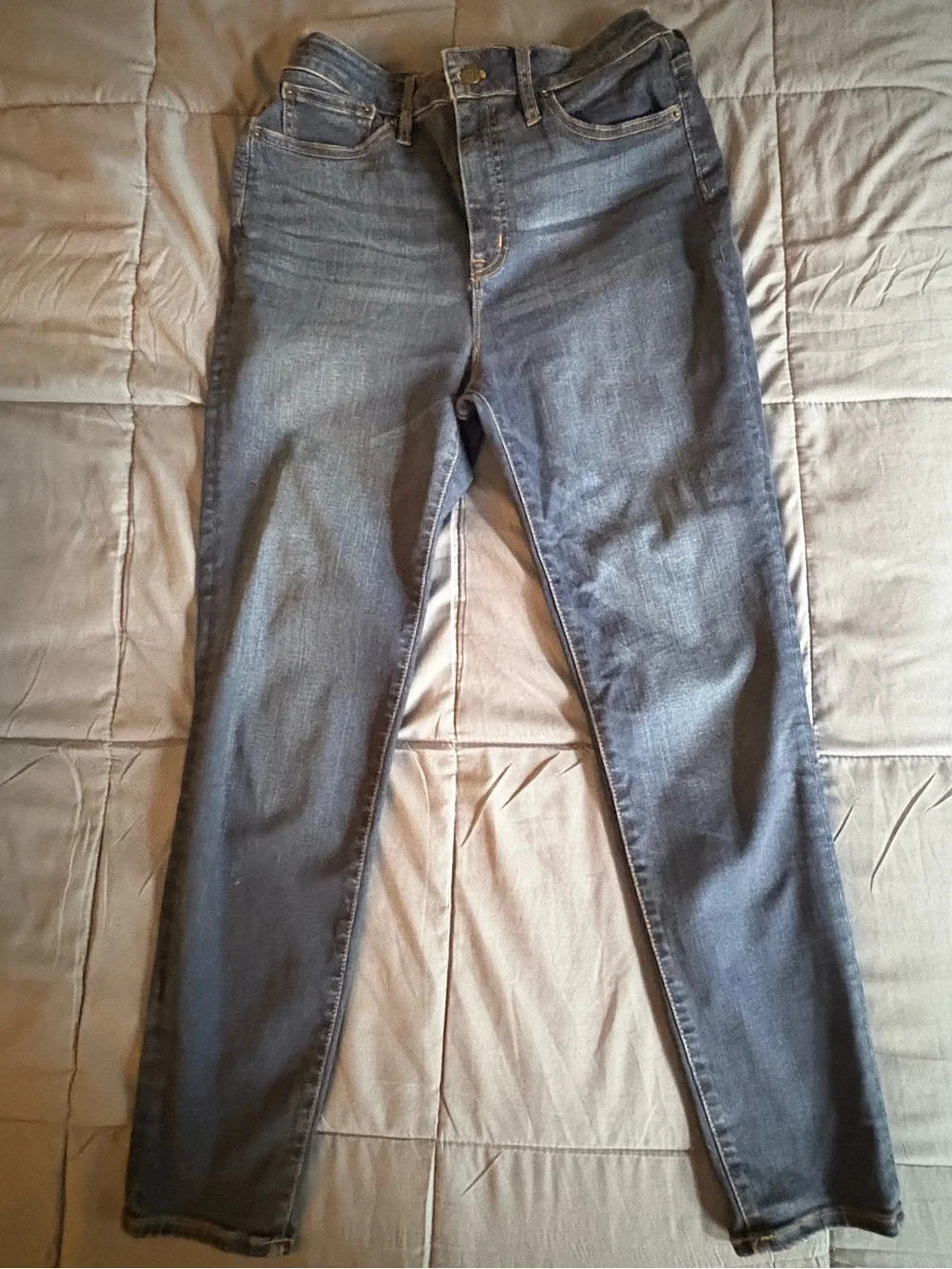 New J. Crew Skinny Jeans in Faded Blue Wash Size 29 with a little stretch